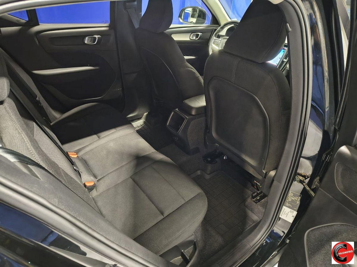 Volvo XC40 D3 AWD Momentum (10)