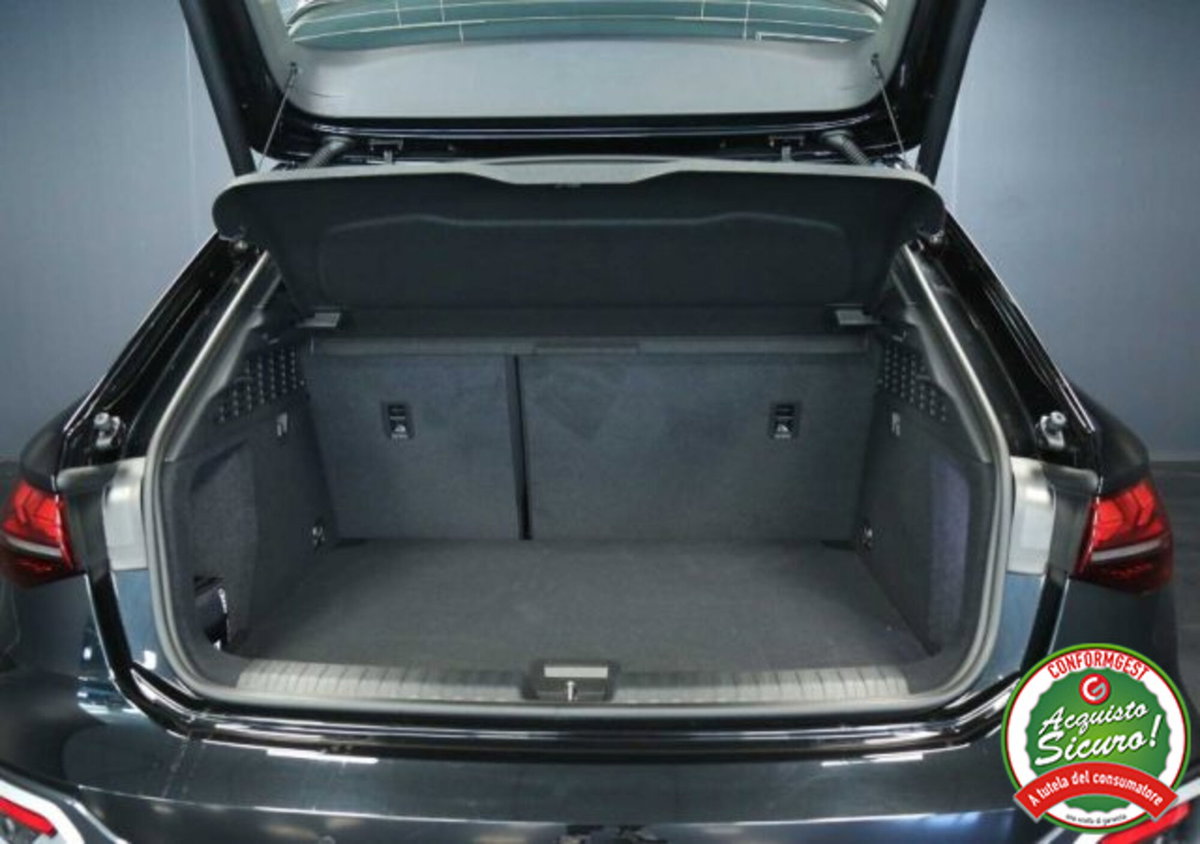 Audi A3 allstreet 2.0 tdi Identity Contrast 150cv s-tronic (11)