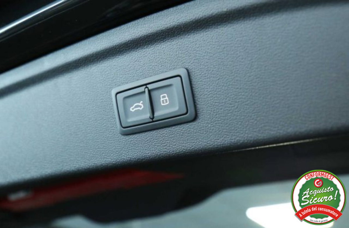 Audi A3 allstreet 2.0 tdi Identity Contrast 150cv s-tronic (12)