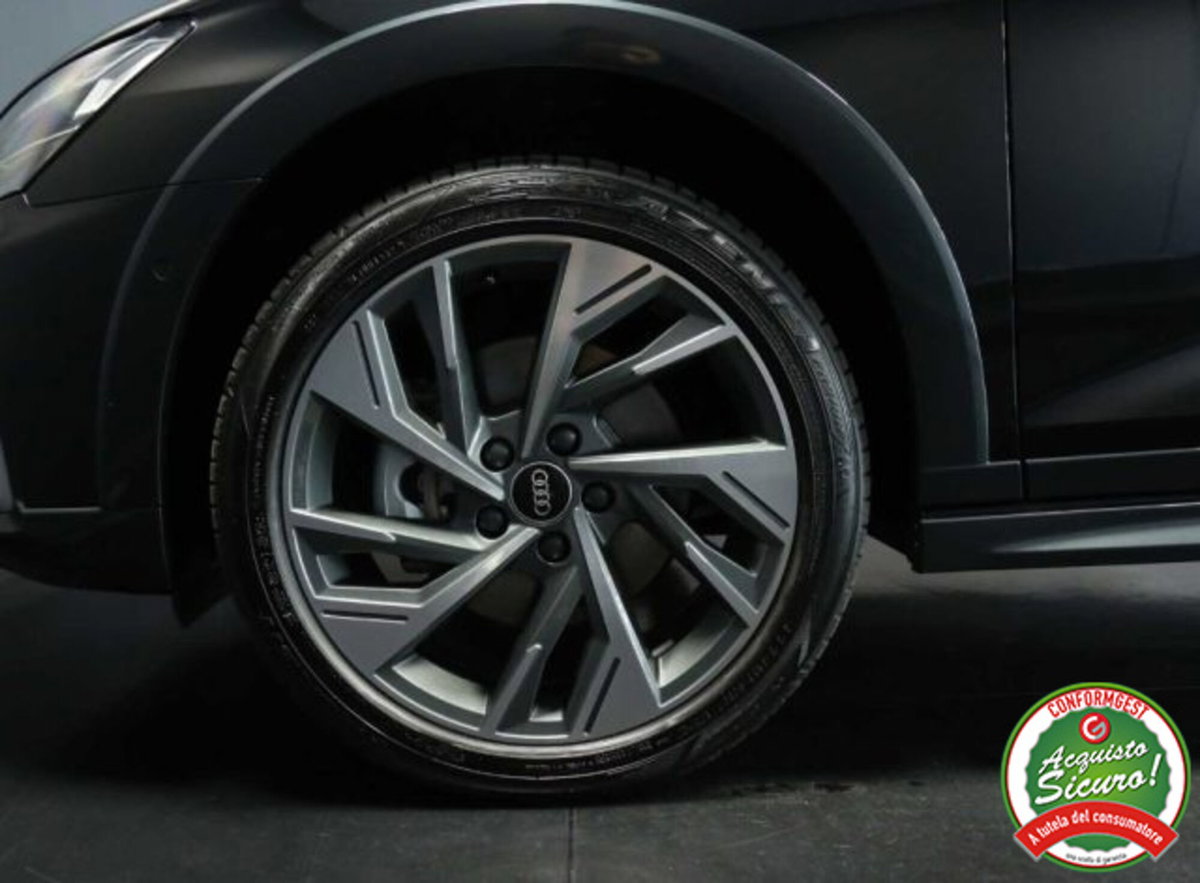 Audi A3 allstreet 2.0 tdi Identity Contrast 150cv s-tronic (5)