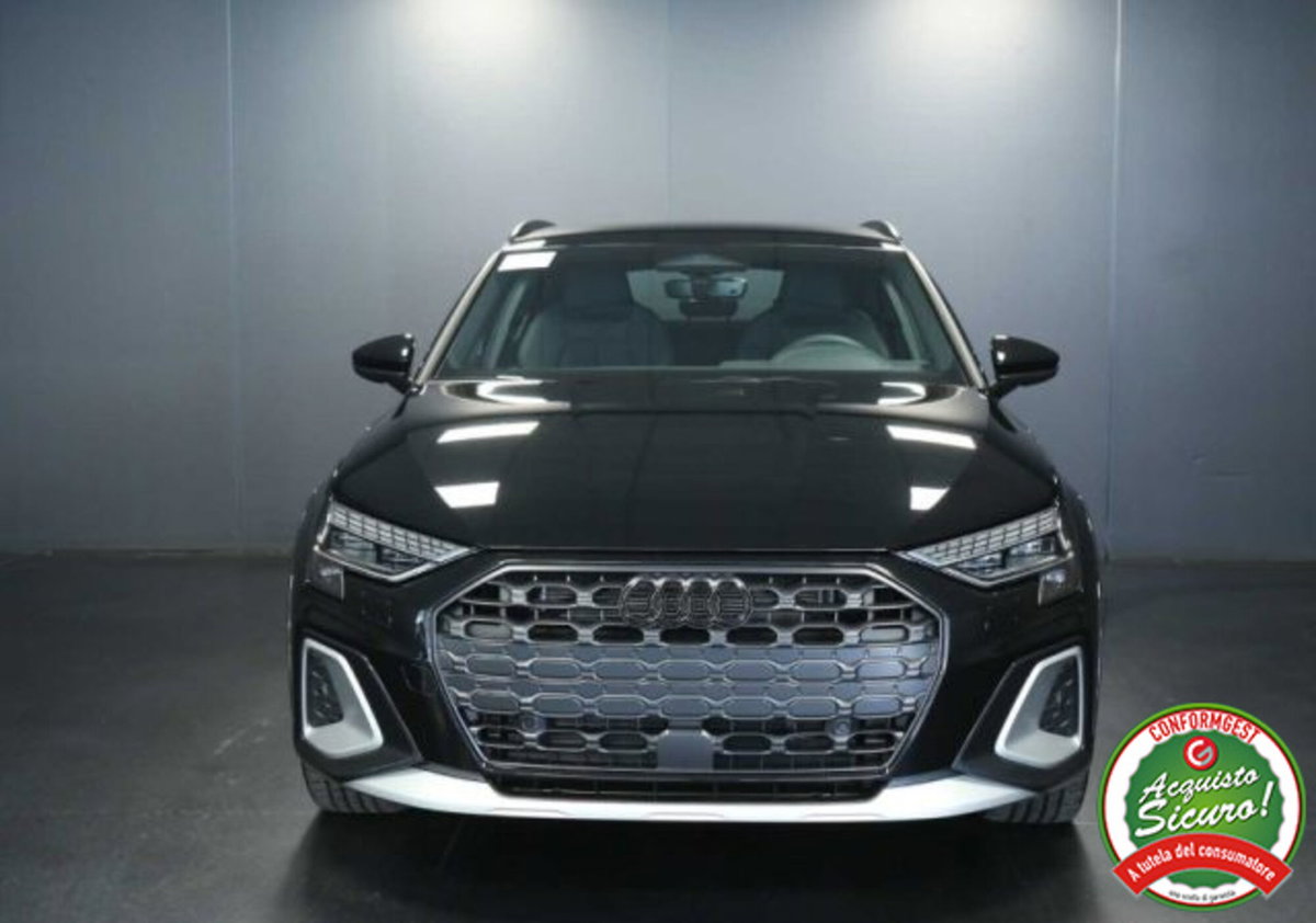 Audi A3 allstreet 2.0 tdi Identity Contrast 150cv s-tronic (6)