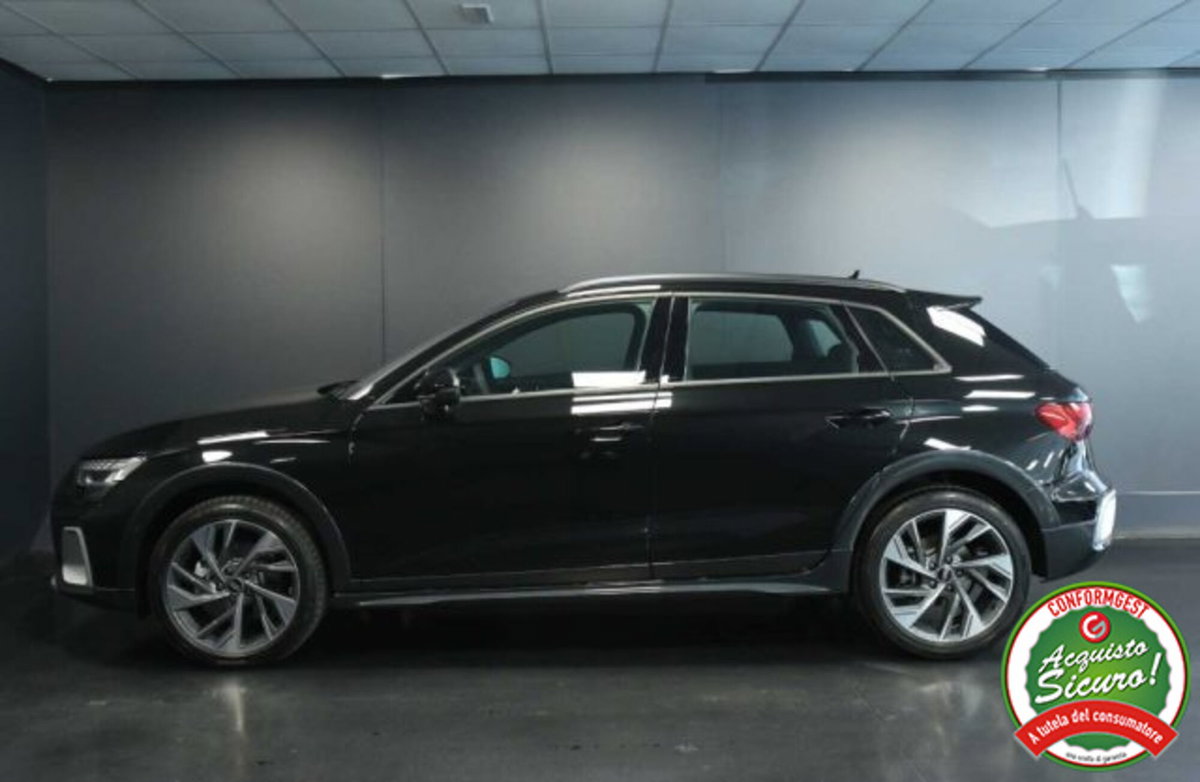 Audi A3 allstreet 2.0 tdi Identity Contrast 150cv s-tronic (8)
