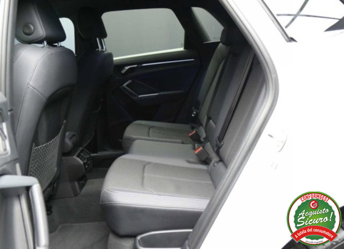 Audi Q3 35 2.0 tdi Identity Black s-tronic (12)