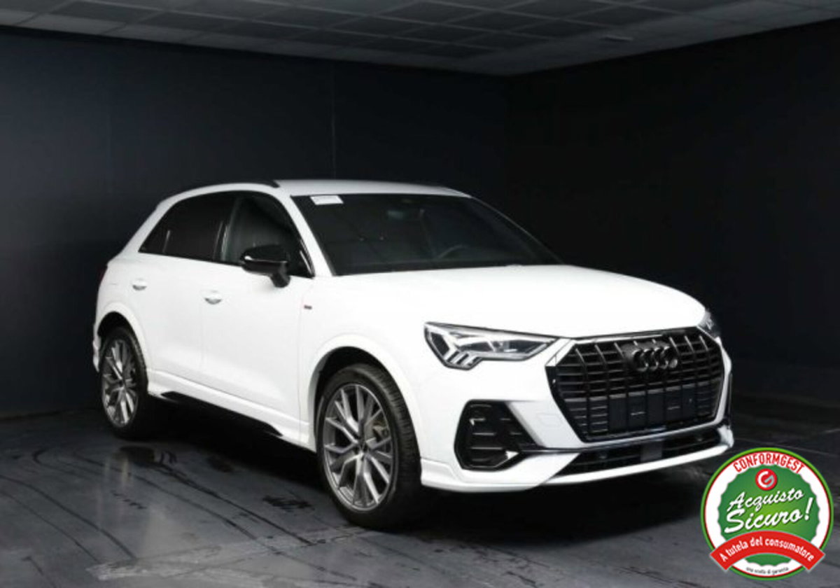 Audi Q3 35 2.0 tdi Identity Black s-tronic (2)