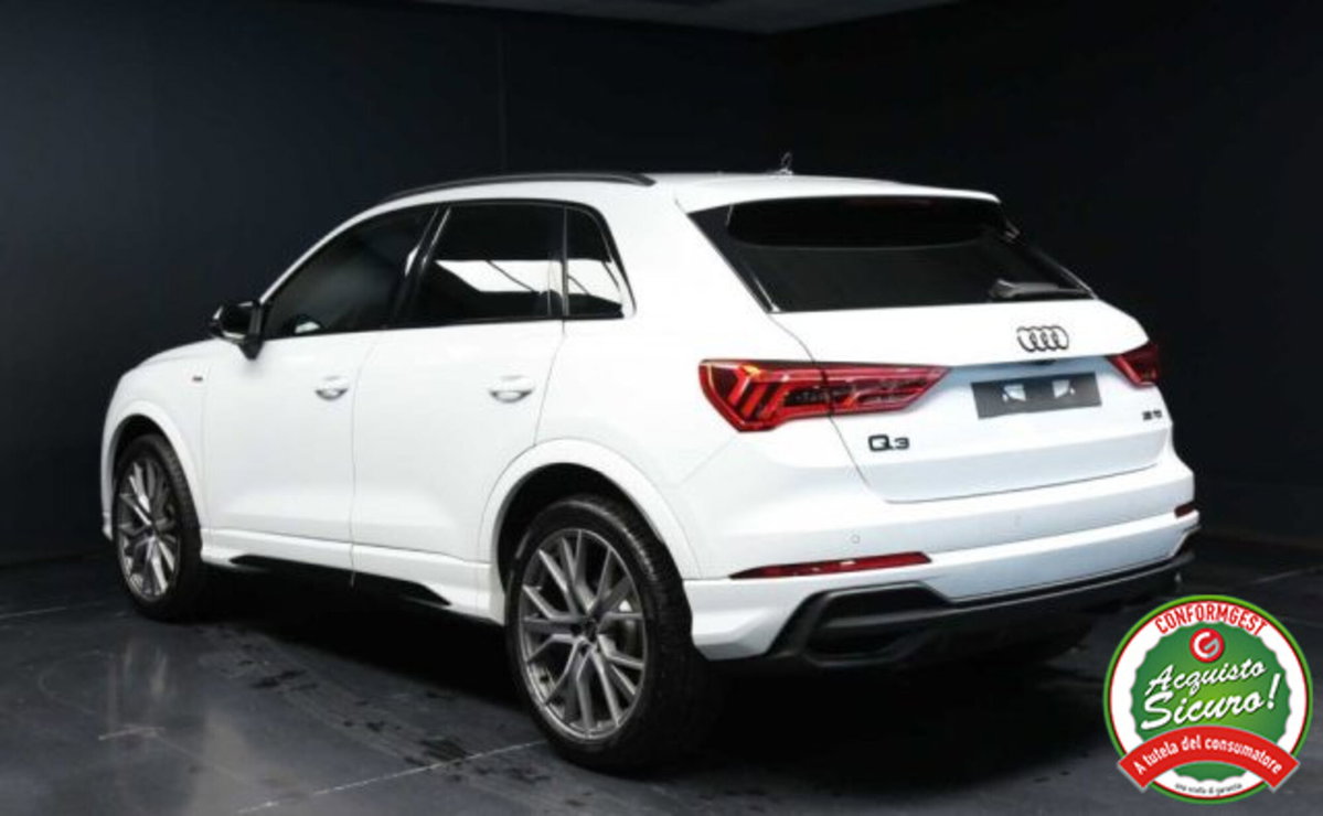 Audi Q3 35 2.0 tdi Identity Black s-tronic (3)