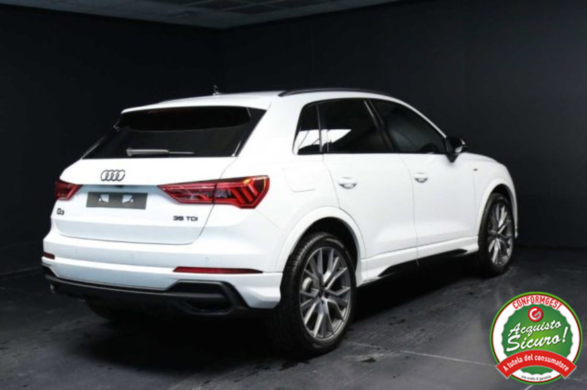 Audi Q3 35 2.0 tdi Identity Black s-tronic (4)