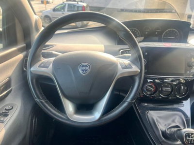 Lancia Ypsilon 1.0 FireFly 5 porte S&S Hybrid Ecochic Gold (12)