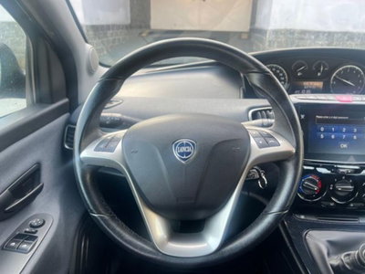 Lancia Ypsilon 1.0 FireFly 5 porte S&S Hybrid Ecochic Gold (15)