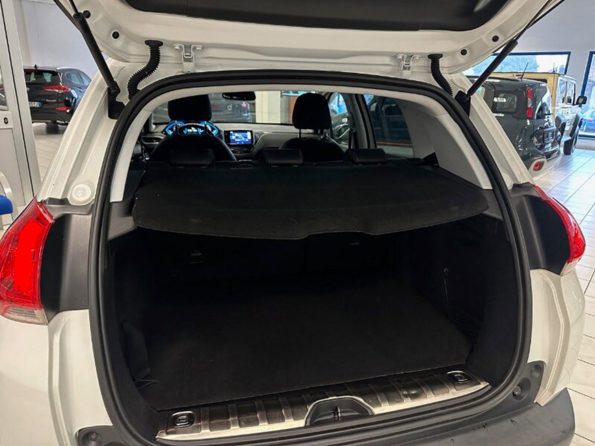 Peugeot 2008 120 S&S Allure (14)