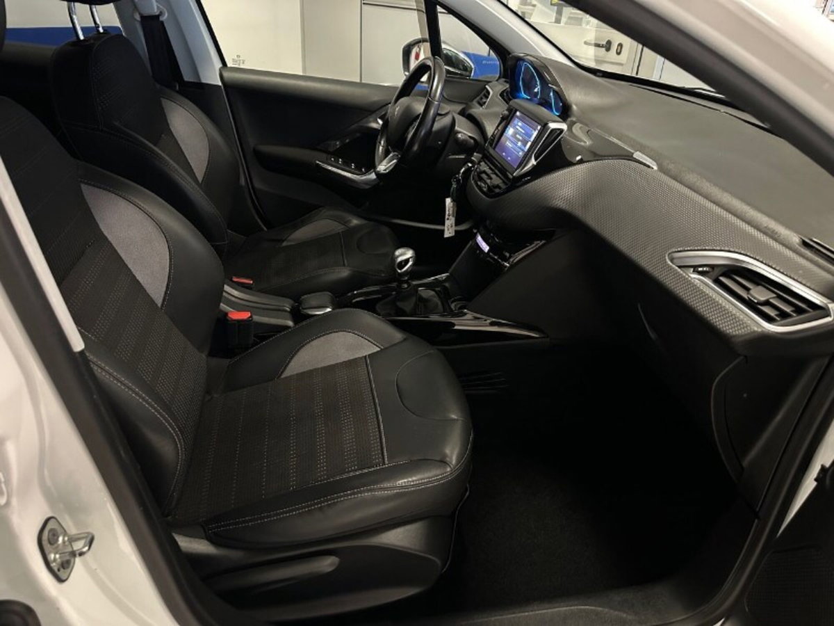 Peugeot 2008 120 S&S Allure (16)