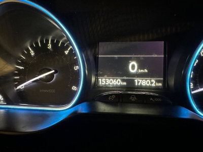 Peugeot 2008 120 S&S Allure (9)