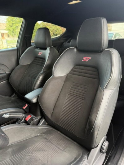 Ford Fiesta 1.5 200 CV 3p. ST (10)