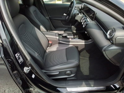 Mercedes-Benz Classe A 180 d Automatic Business (13)