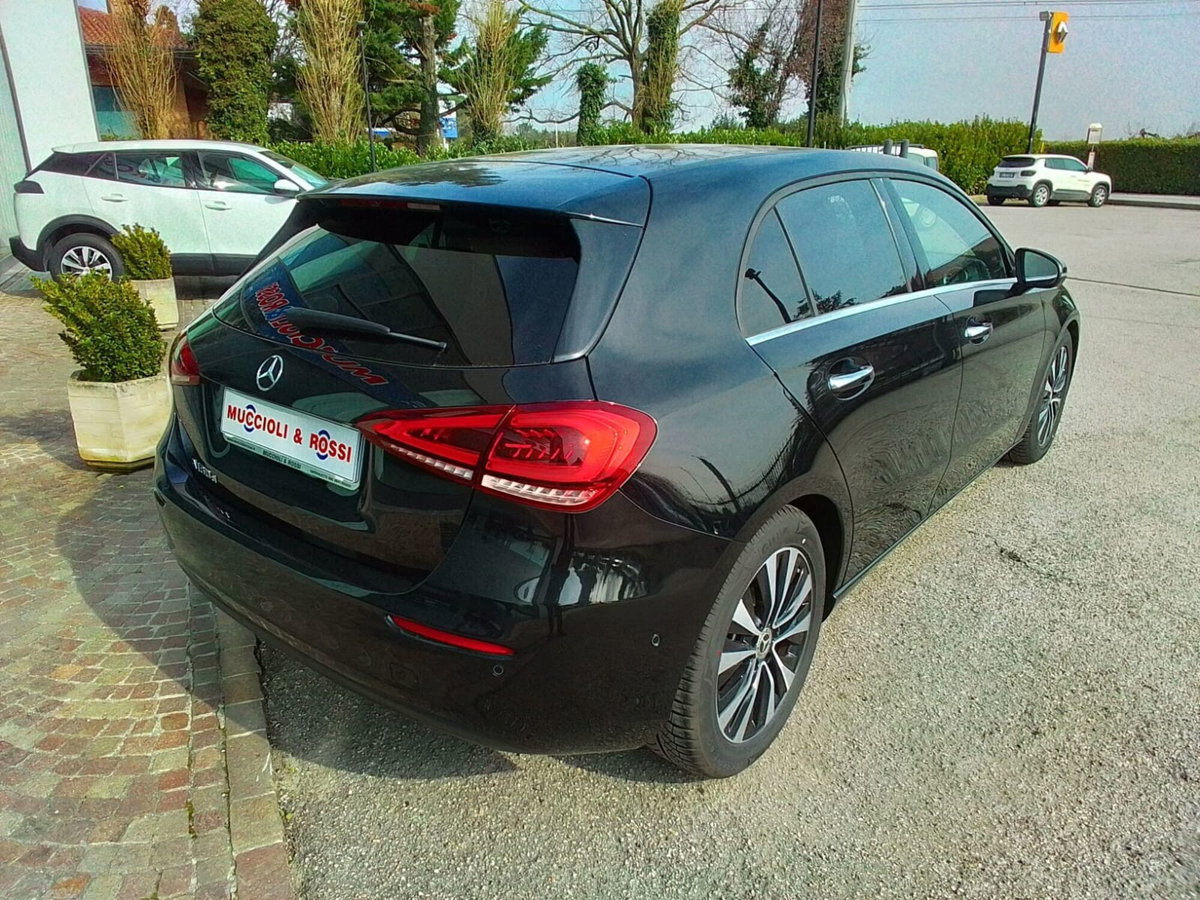 Mercedes-Benz Classe A 180 d Automatic Business (2)