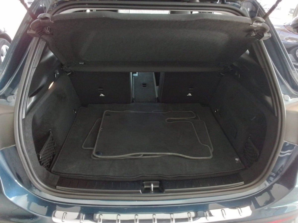 Mercedes-Benz GLA SUV 200 d Business Extra auto (11)