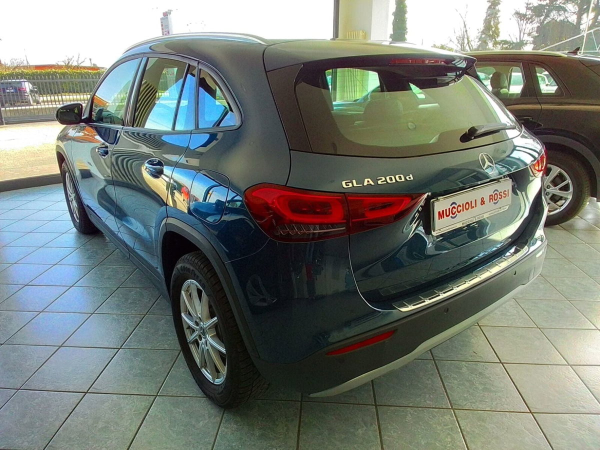 Mercedes-Benz GLA SUV 200 d Business Extra auto (3)