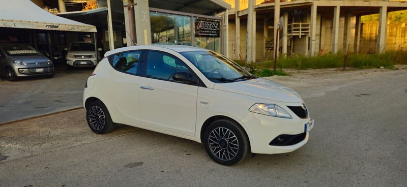 Lancia Ypsilon 1.2 69 CV 5 porte Platinum