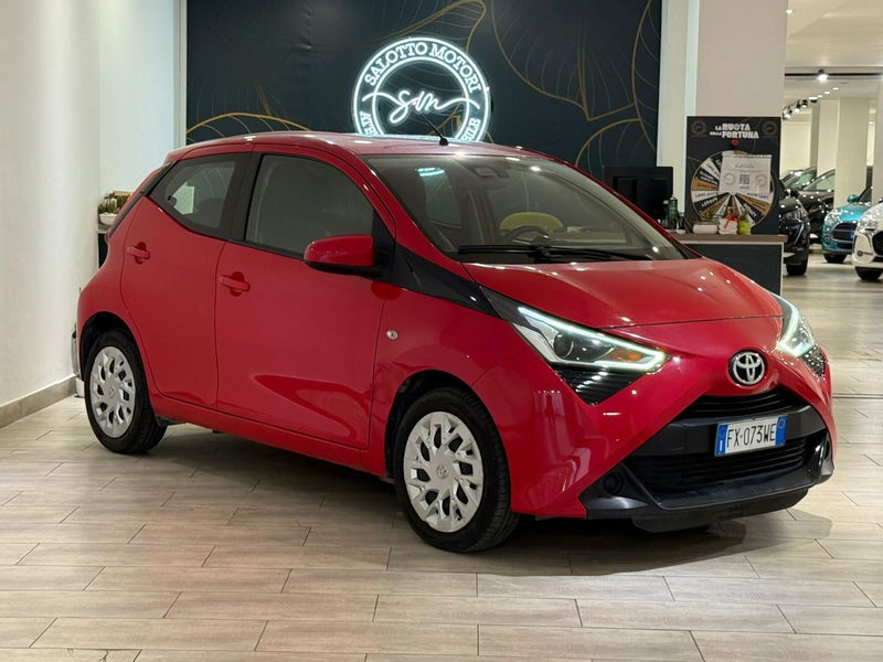 Toyota Aygo Connect 1.0 VVT-i 72 CV 5 porte x-clusiv