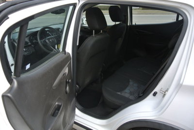 Opel Karl Rocks 1.0 75 CV (17)