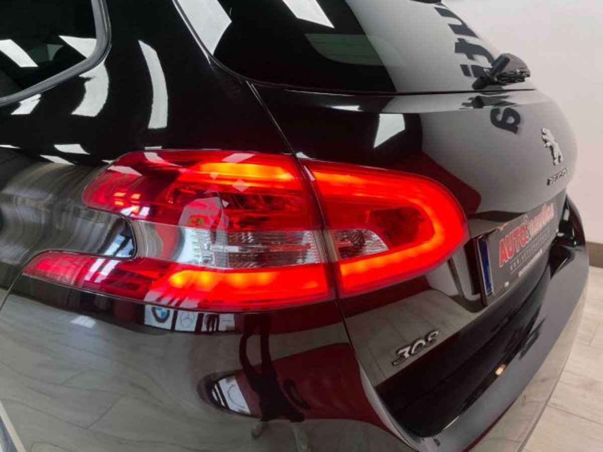 Peugeot 308 SW 1.5 bluehdi Style s&s 130cv eat8 (12)