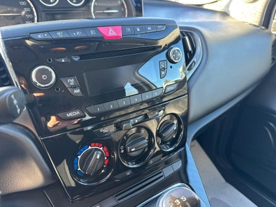 Lancia Ypsilon 1.2 69 CV 5 porte GPL Ecochic Gold (12)