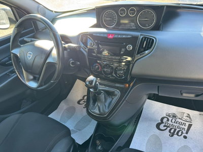 Lancia Ypsilon 1.2 69 CV 5 porte GPL Ecochic Gold (14)