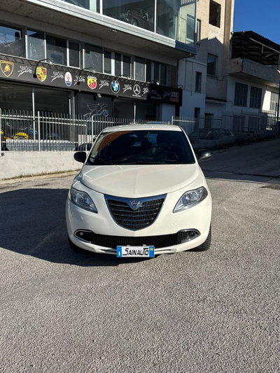 Lancia Ypsilon 1.2 69 CV 5 porte GPL Ecochic Gold (2)