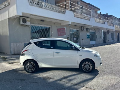 Lancia Ypsilon 1.2 69 CV 5 porte GPL Ecochic Gold (7)