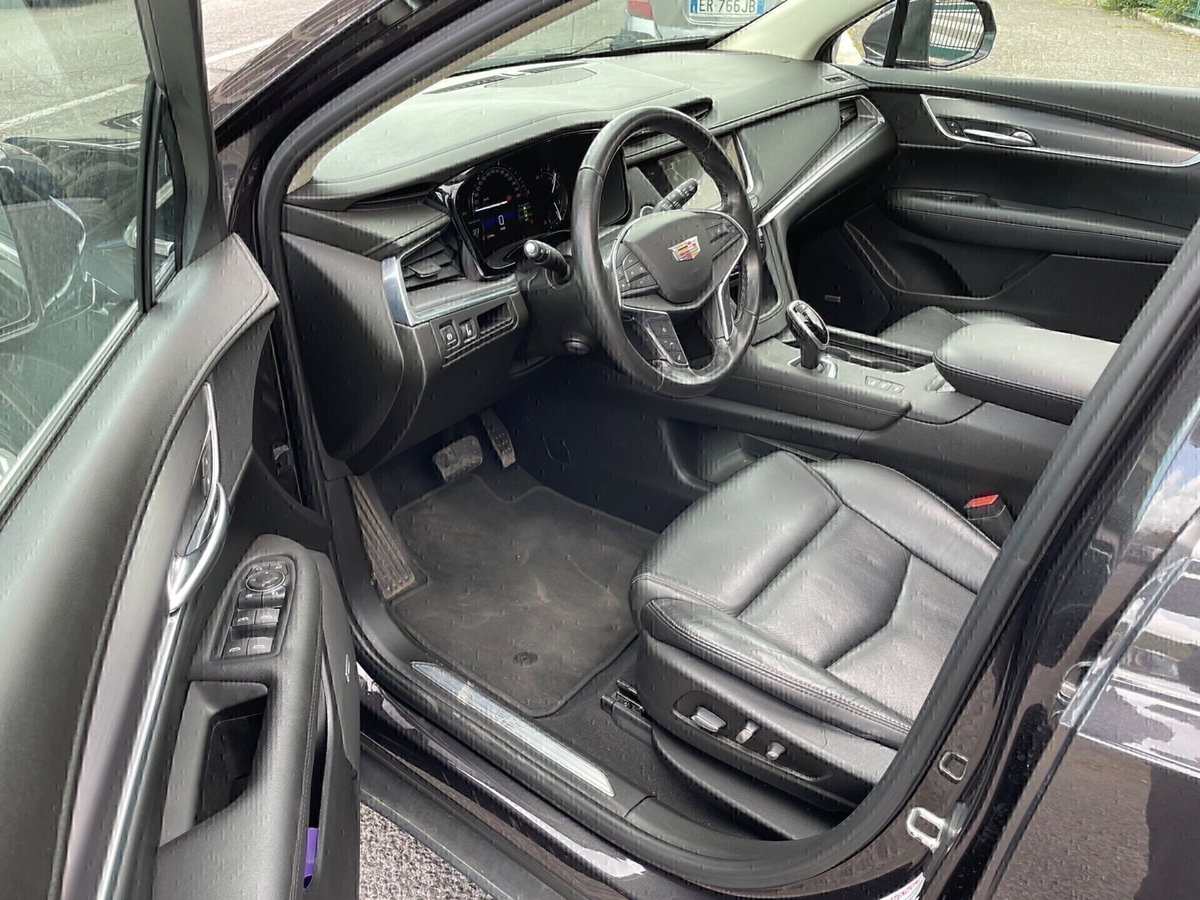 Cadillac XT5 3.6L V6 AWD AT Premium (15)