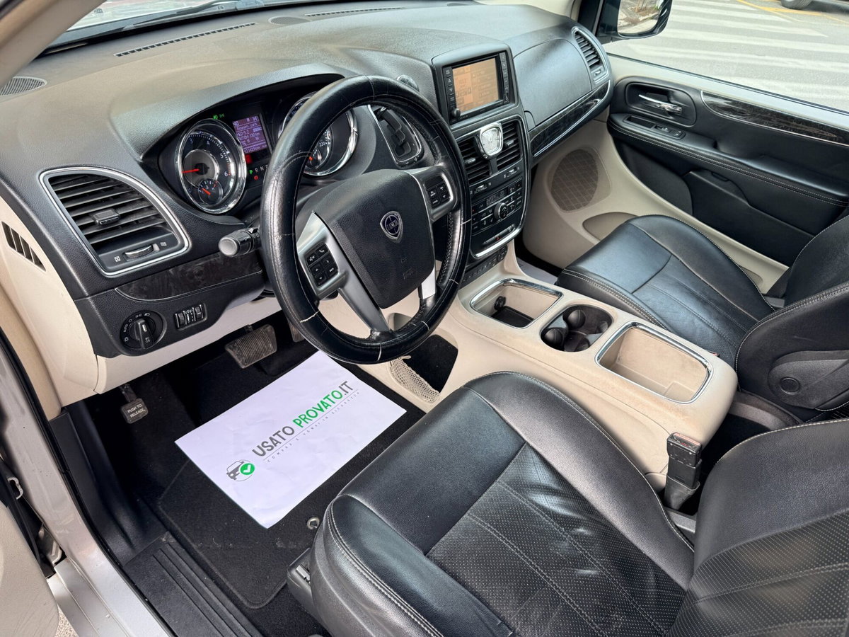 Lancia Voyager 2.8 Turbodiesel Gold 163 CV (15)