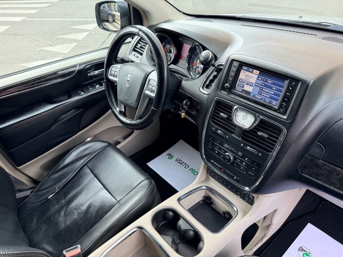 Lancia Voyager 2.8 Turbodiesel Gold 163 CV (20)
