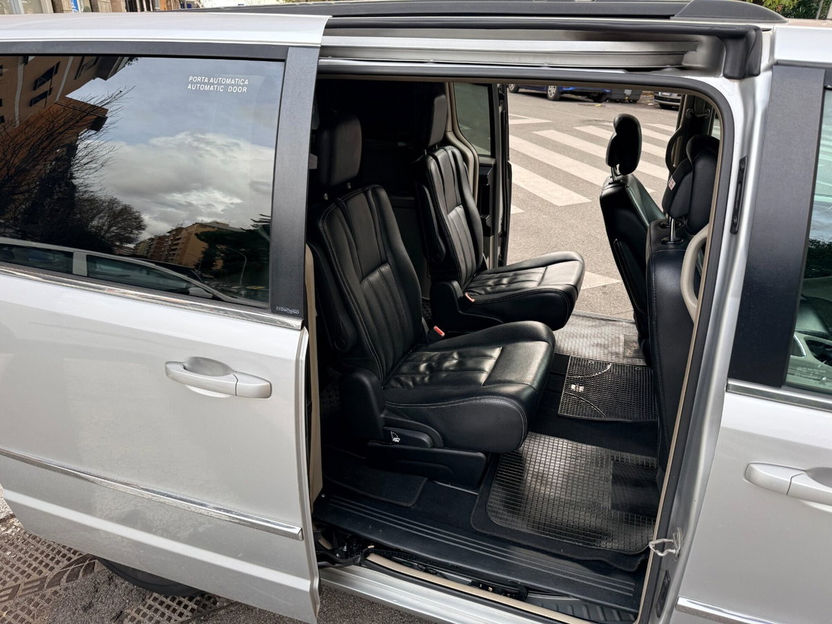Lancia Voyager 2.8 Turbodiesel Gold 163 CV (8)