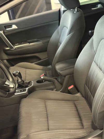 Kia Sportage 1.7 CRDI 2WD Active (9)