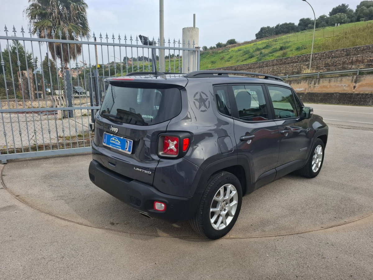 Jeep Renegade 1.3 T4 DDCT Limited (3)