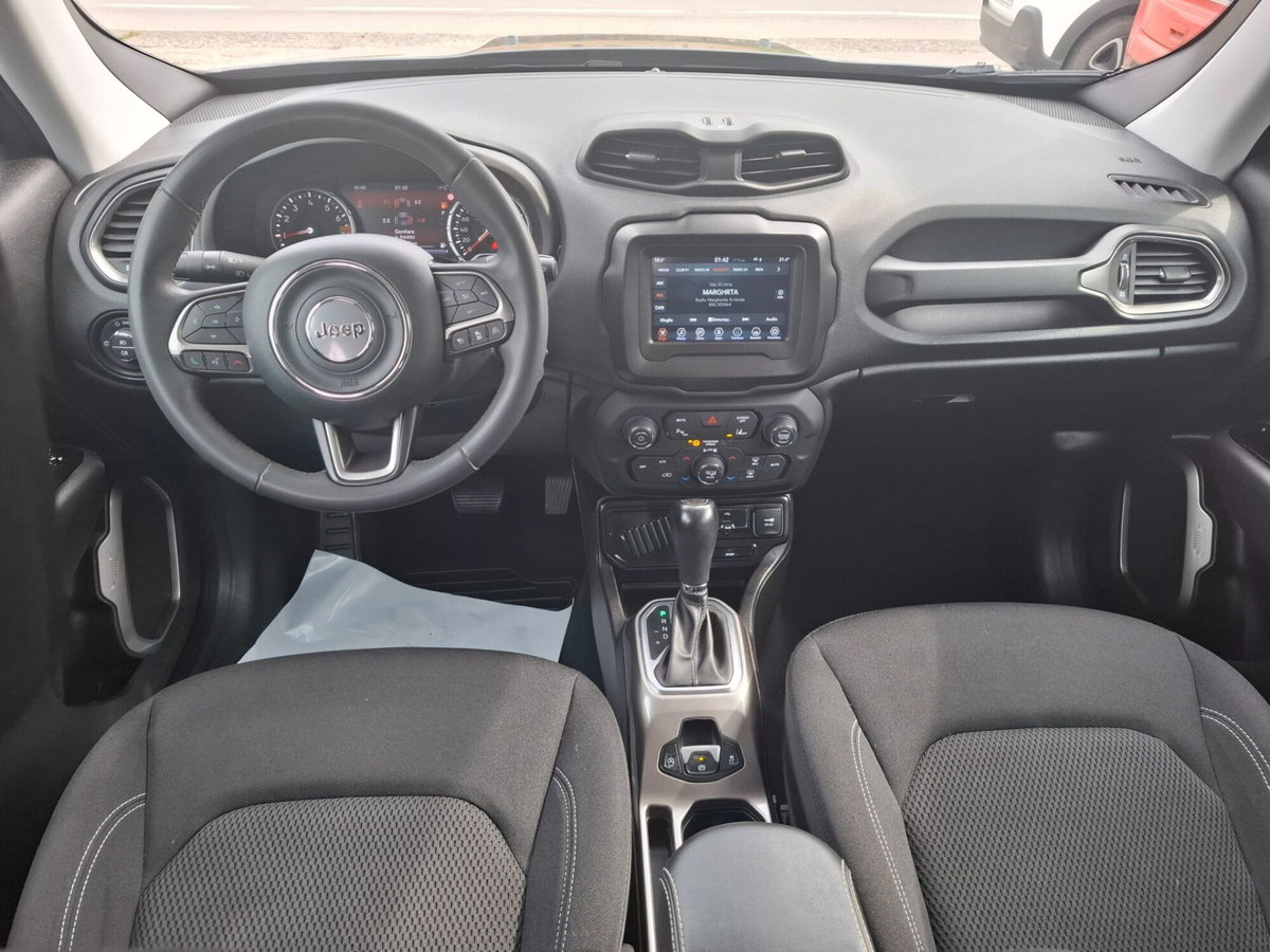Jeep Renegade 1.3 T4 DDCT Limited (5)