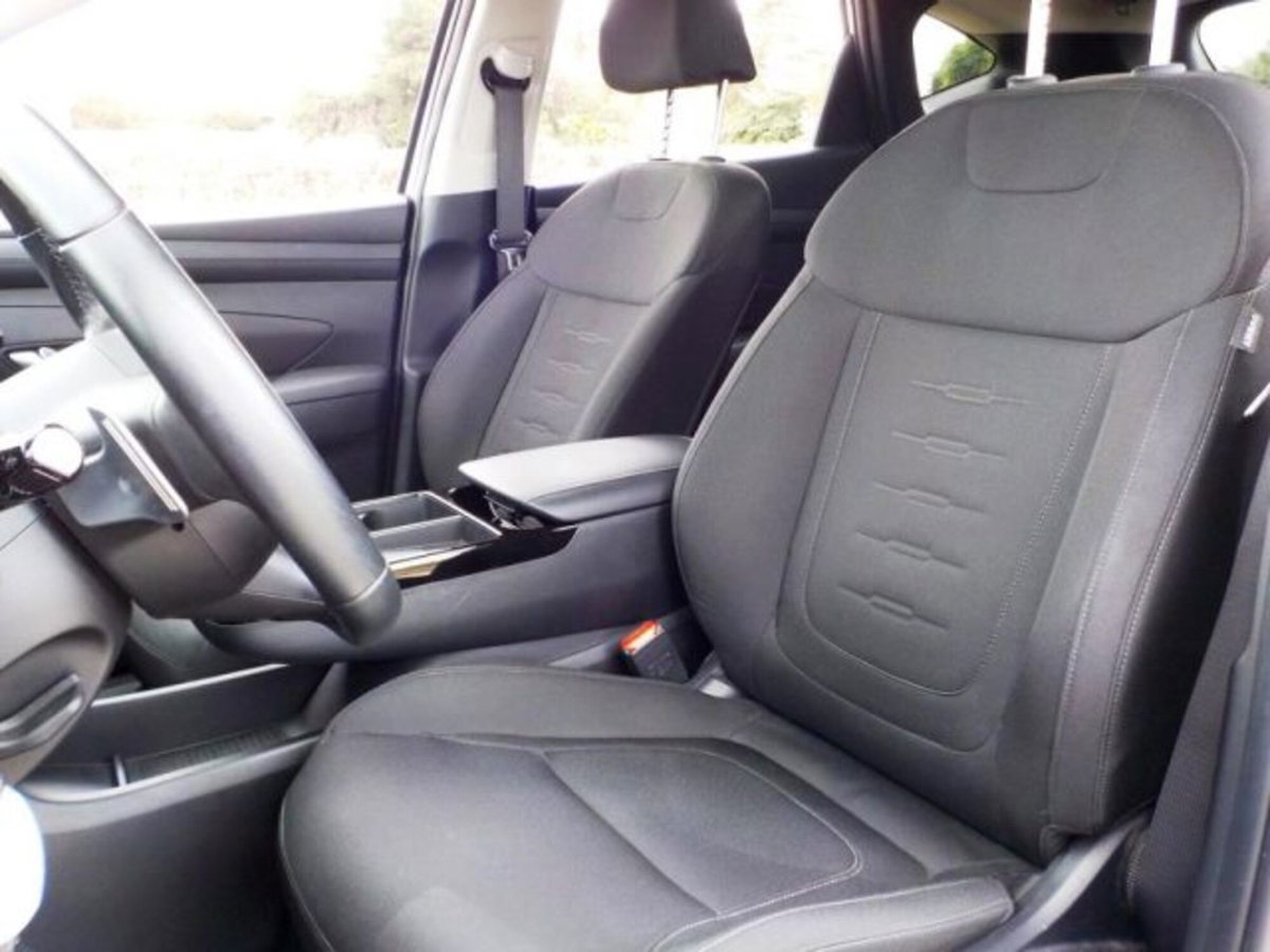 Hyundai Tucson 1.6 t-gdi 48V Business 2wd mt (17)