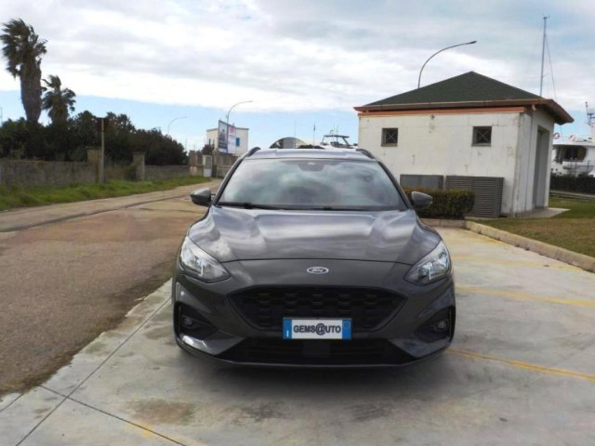 Ford Focus Station Wagon 1.5 TDCi 120 CV Start&Stop SW ST Line (2)