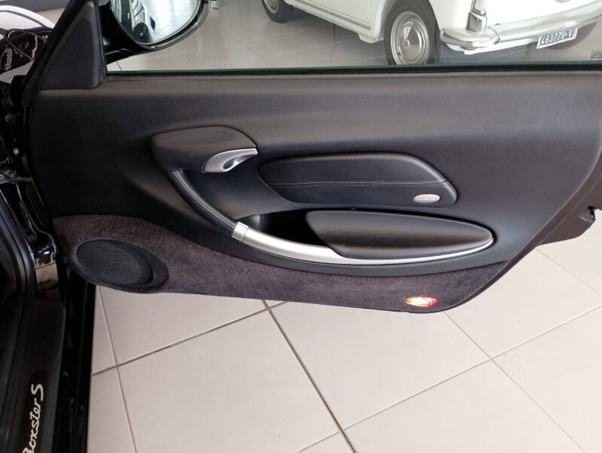 Porsche Boxster 3.2i 24V cat S (11)