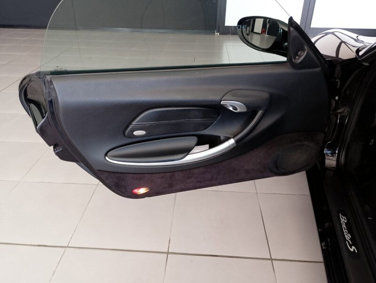 Porsche Boxster 3.2i 24V cat S (14)
