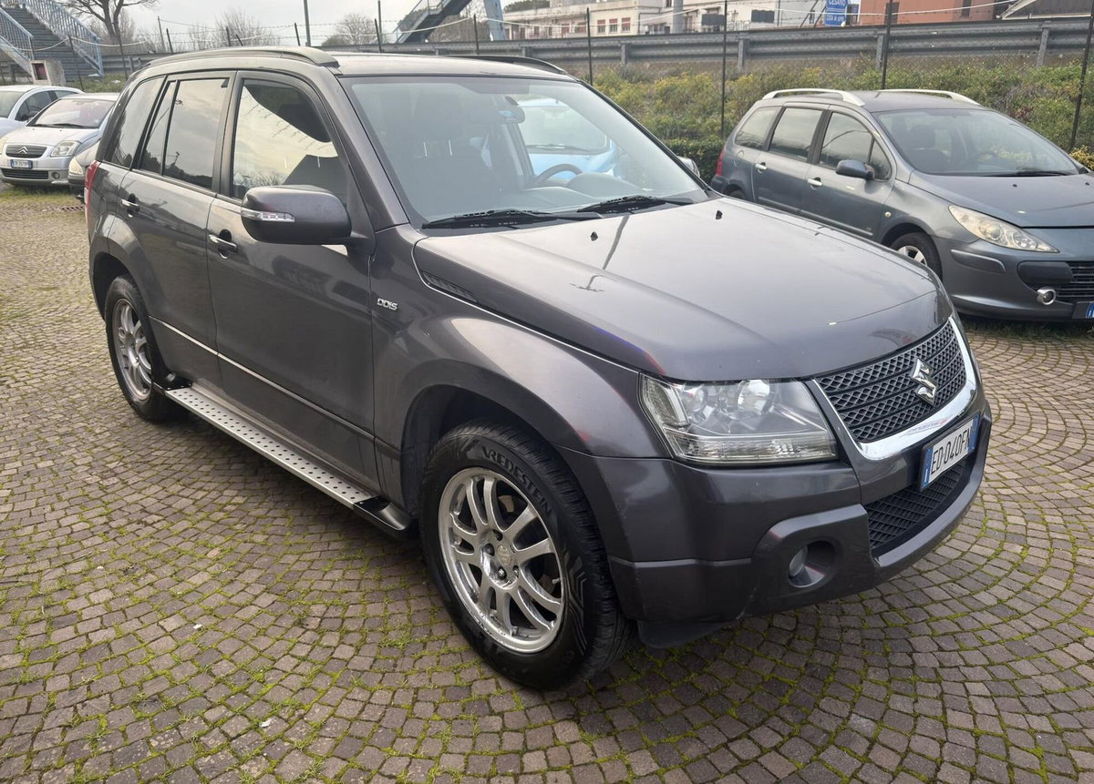 Suzuki Grand Vitara 1.9 DDiS 5 porte Executive (3)