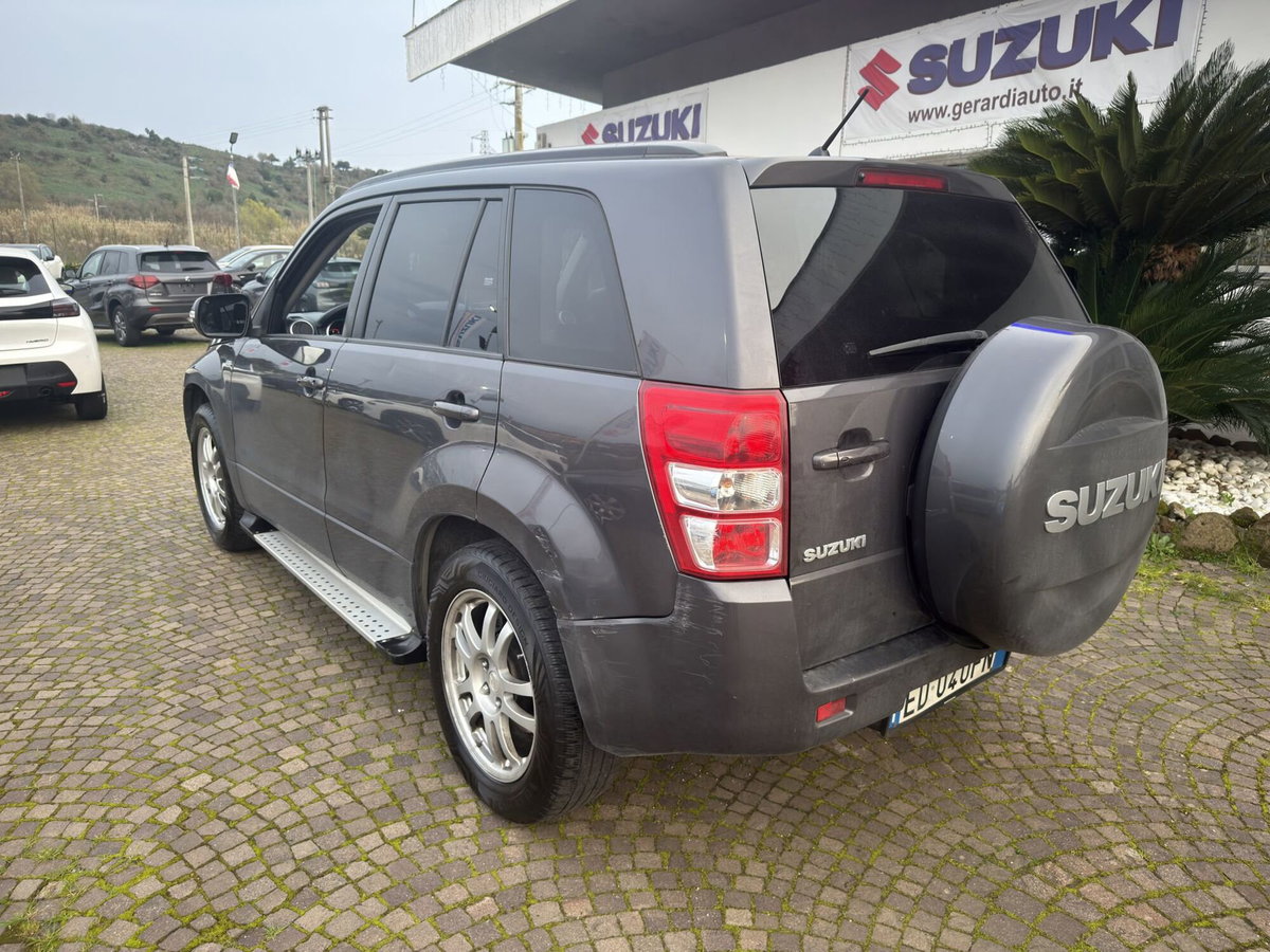 Suzuki Grand Vitara 1.9 DDiS 5 porte Executive (6)