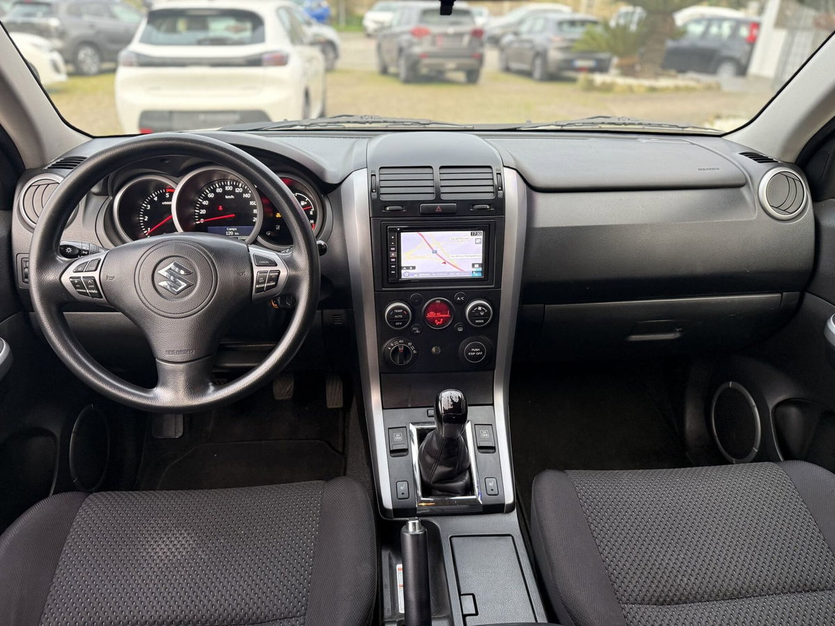 Suzuki Grand Vitara 1.9 DDiS 5 porte Executive (7)