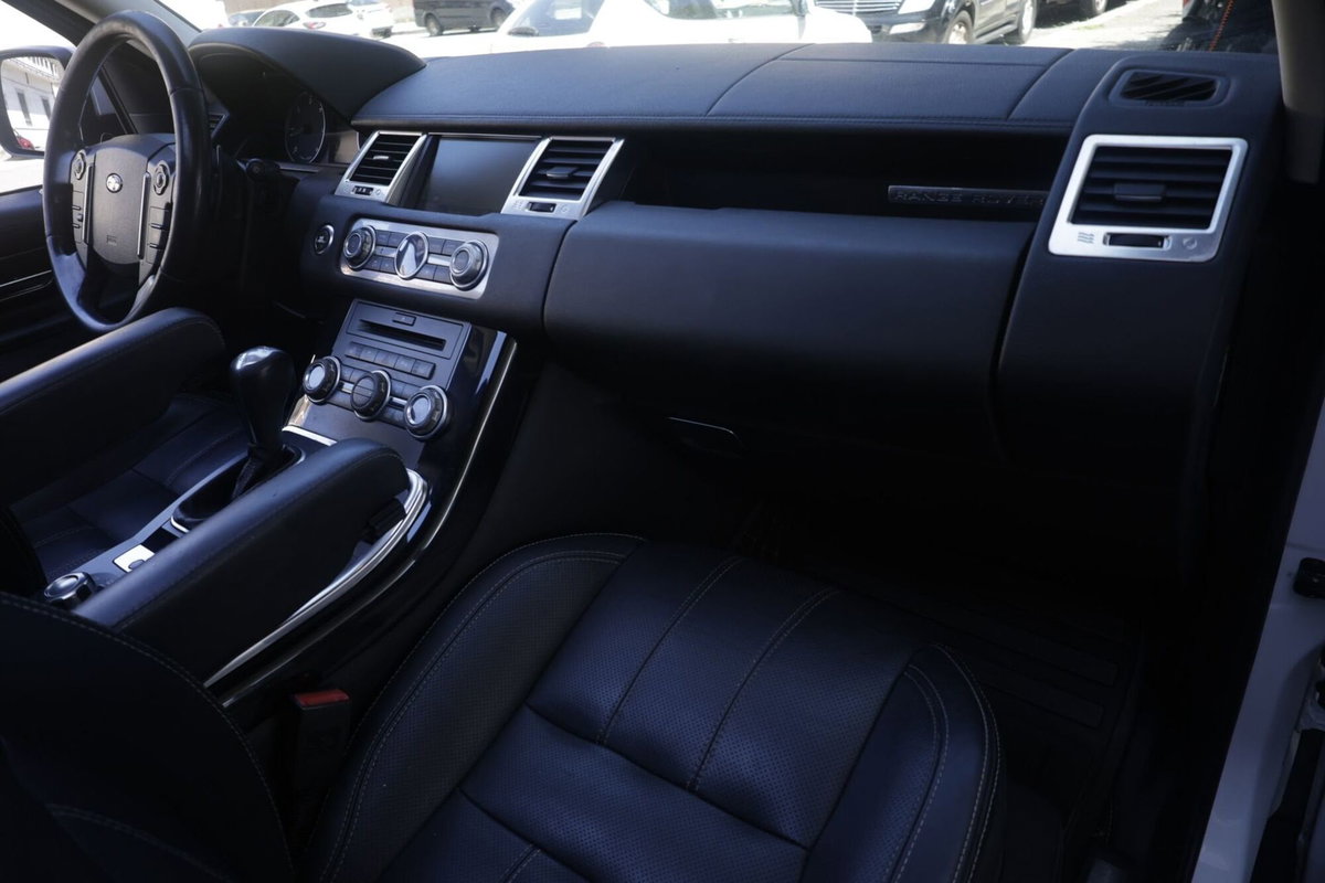 Land Rover Range Rover Sport 3.0 SDV6 HSE (10)