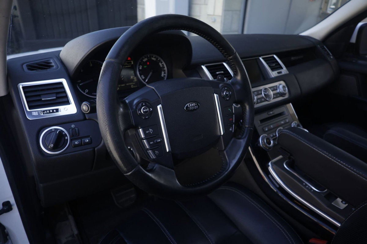 Land Rover Range Rover Sport 3.0 SDV6 HSE (16)