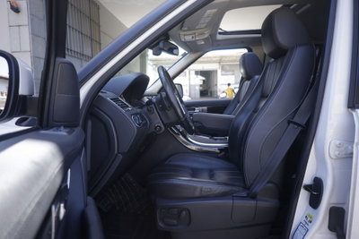 Land Rover Range Rover Sport 3.0 SDV6 HSE (18)