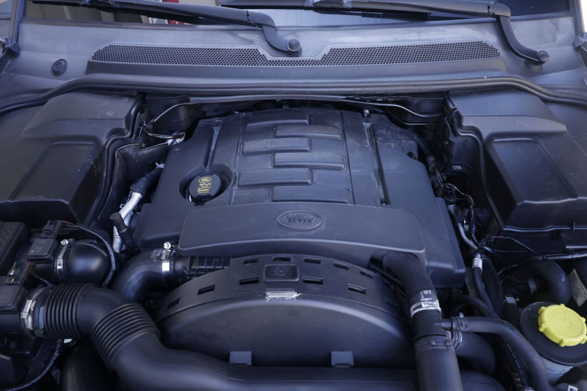 Land Rover Range Rover Sport 3.0 SDV6 HSE (20)