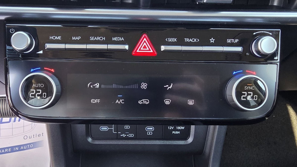 Hyundai Tucson 1.6 crdi 48V Business 2wd dct (18)