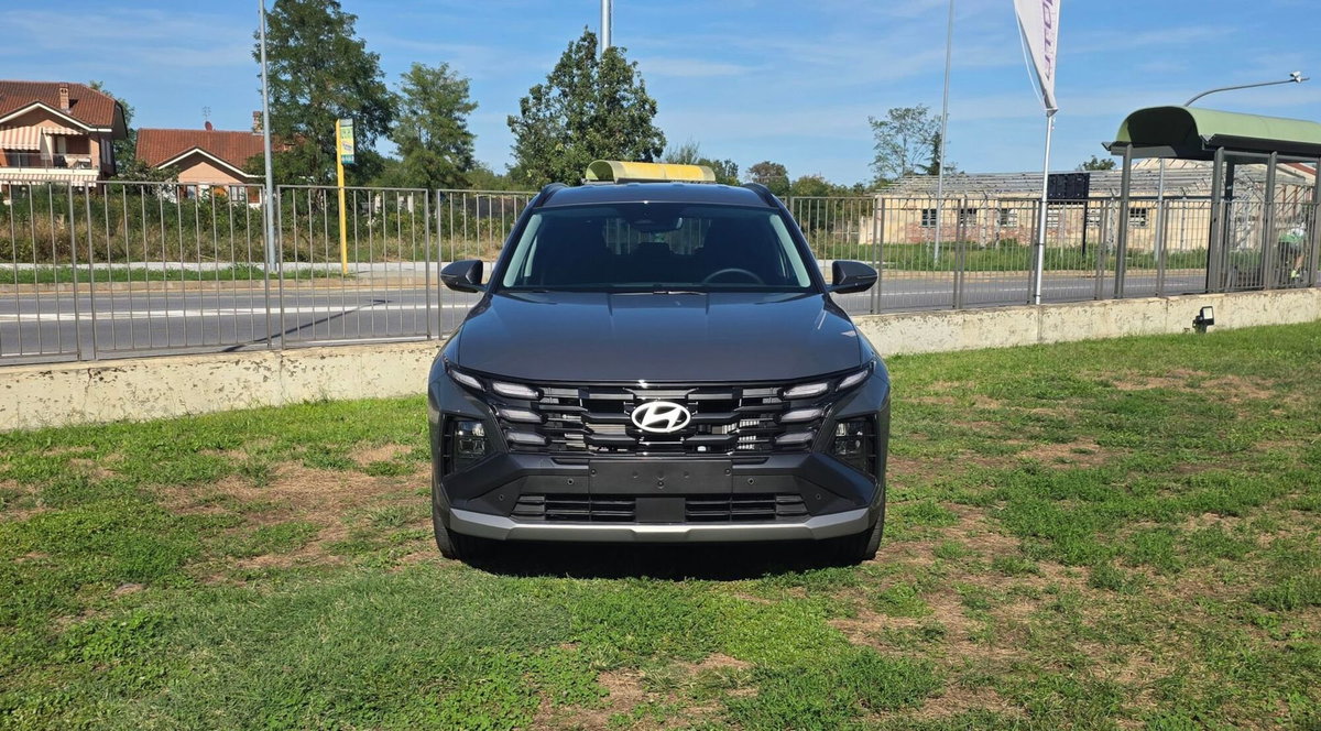 Hyundai Tucson 1.6 crdi 48V Business 2wd dct (2)