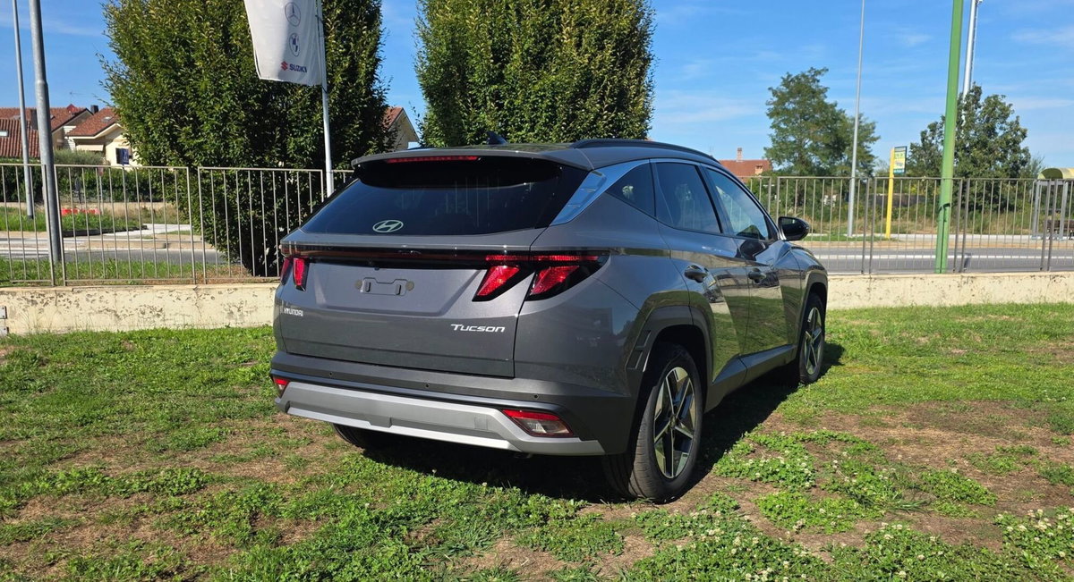 Hyundai Tucson 1.6 crdi 48V Business 2wd dct (4)