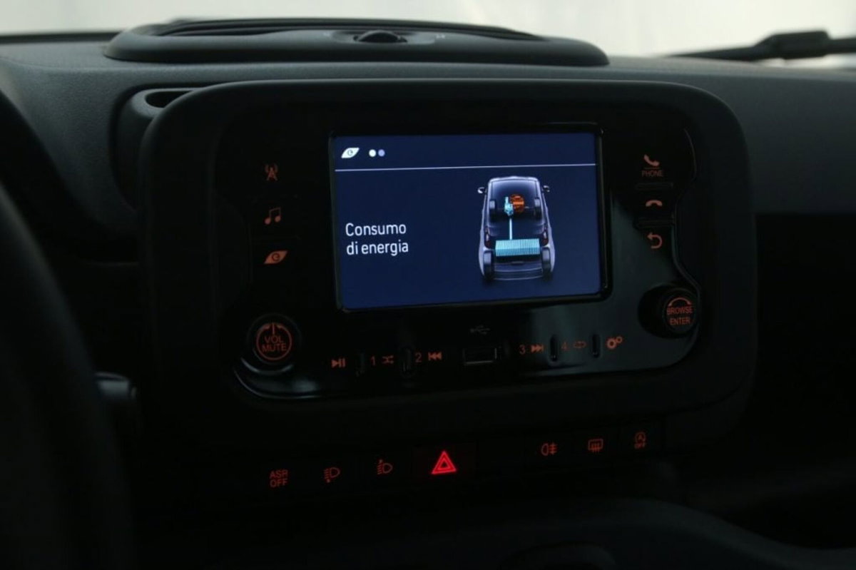 Fiat Panda 1.0 FireFly S&S Hybrid City Cross (13)
